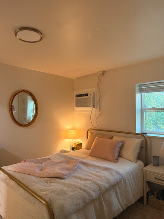 Bedroom - SPRING 2026 SUBLEASE ON THE HILL private bedroom + en suite bathroom (rent negotiable)