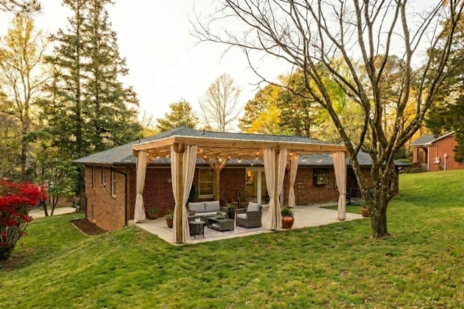 Backyard 2 - House
