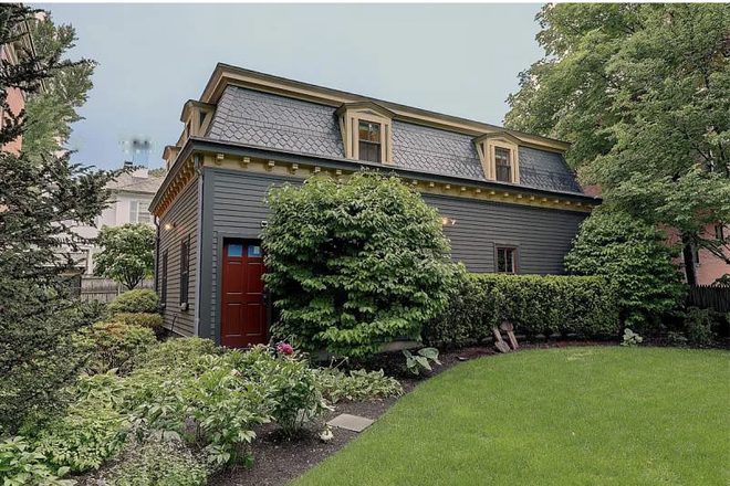 Carriage house - Lovely apartment near campus