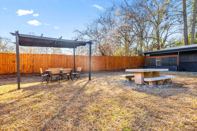 Backyard - Fully Furnished 3BR/2BA Home Near Agnes Scott, Emory, CDC, and Downtown Decatur
