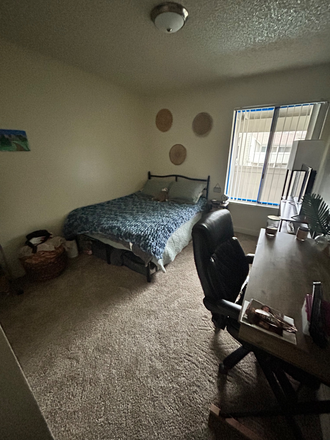 Bedroom (will have no furniture) - Looking for one grad student girl to share an apartment