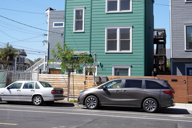 - 1411-1413 Peralta St - 3BR/3.0BA