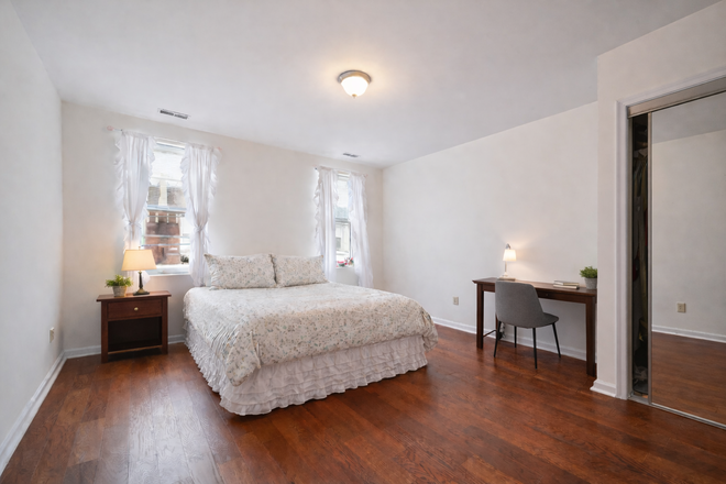 . - 1 BLOCK FROM CAMPUS! Updated house w/ an outdoor patio, big bedrooms, laundry, eat-in kitchen