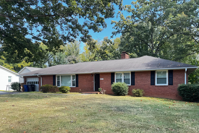 Outside Streetview - Charlton Farms