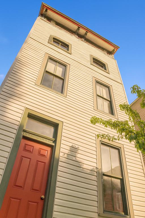 Exterior - 5 bedroom house minutes from campus, free parking!