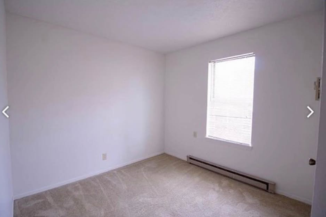 Bedroom - Apartment Close to Campus