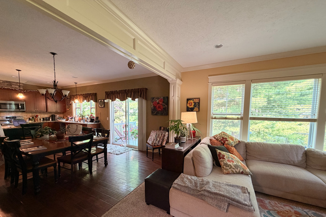 Shared Dining Room - Bedoom for Rent in a spacious 3000 sq ft house in Okemos, approximately 4 miles from MSU