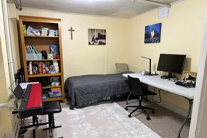 Bedroom - Summer Subleasing 3 months 1 bedroom, Very Near Emory Campus