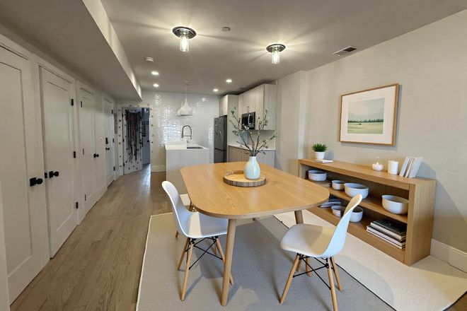 Call NOW for showings! 617-236-8600 - BREMEN ST - *NO FEE* LRG MODERN 2BR NEAR MAVERICK *AVAIL NOW* W/ IN UNIT LNDRY, 2 BATH, A/C, DECK