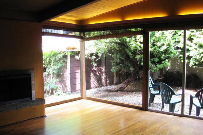 Library and courtyard - 3br – Spacious main level of El Cerrito hills home with Bay & Mt. Tam views
