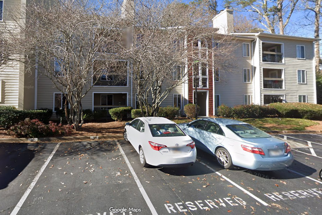 Condo building - 2 bd/2 ba condo - walk to Emory, CDC, bus stops, Publix, and restaurants; Fernbank Elementary School