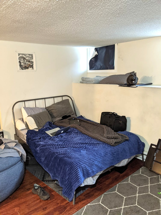 Visit hubrealtyproperties.com - Beautiful and spacious garden level studio, full kitchen Apartments