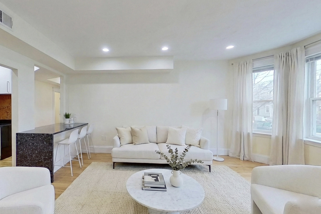 Unit - NEWLY RENOVATED 4 BEDROOM 3 BATH IN BU’S CENTRALS LOCATION AVAILABLE NOW SEPTEMBER 1, 2026!