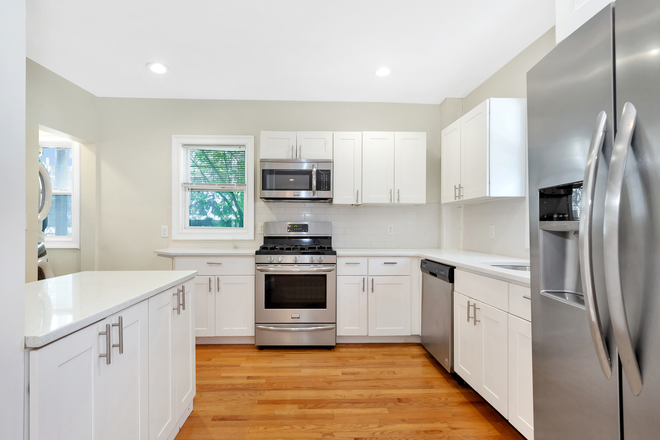 Kitchen - Three-bed, two-bath unit close to Ball Square Duplex