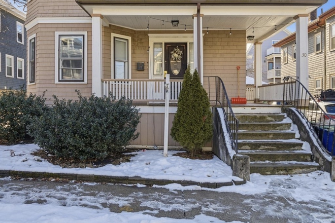- - FOUR BEDROOM NEAR TUFTS UNIVERSITY FOR 6/1/2027 Apartments