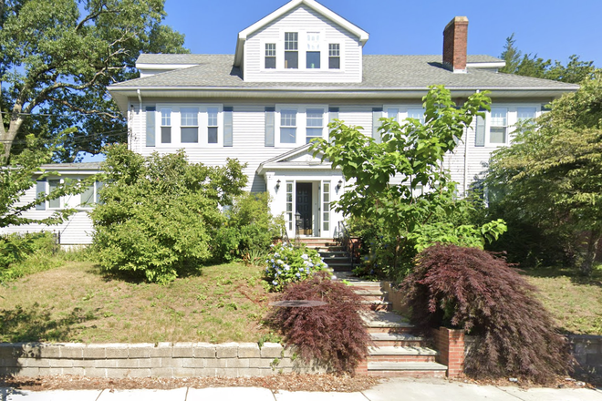 Exterior - Crosby Road 4 Bedroom 2 bath. Walk to BC. Central AC. Parking available. No Broker Fee.