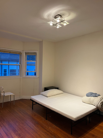 Bedroom - NO FEES, NICE LARGE SUNNY ROOM IN QUIET ZONE, SHORT WALK TO MIT, MGH, Kendall, EASY BIKE TO HARVARD