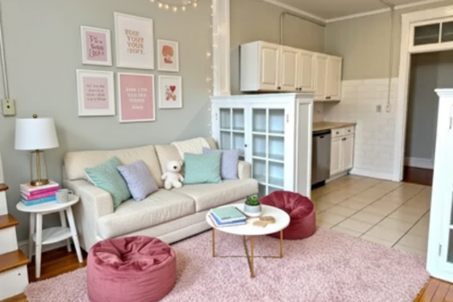 1 - OFF CAMPUS BROOKLINE 2 bedroom CONDO for rent 9/1/26 Large Unit 900+ Sqft