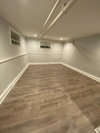 living room - Modern Brighton 3 bed with updated kitchen and bathroom - NO FEE! Apartments