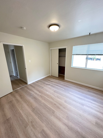 room - 1 block from Koret Center USF campus