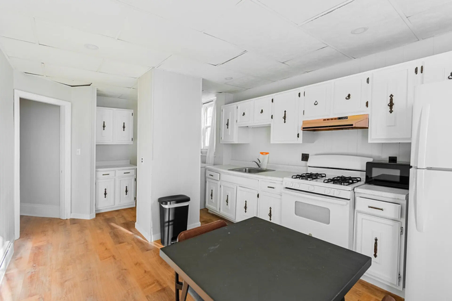 Kitchen - East Boston 4 Bed Falcon St