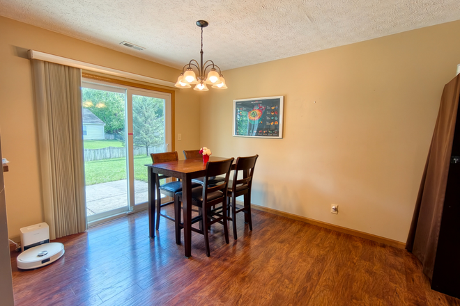 Dining Room - Bedrooms Rental 3B2B House