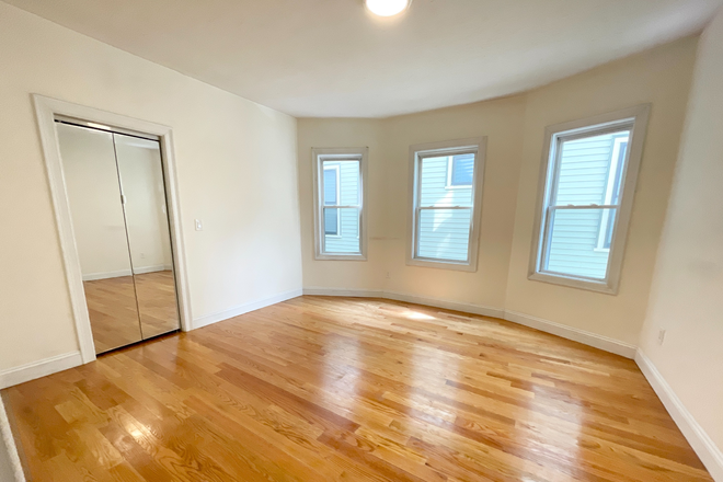 Bedroom - 7 Sudan – Gorgeous Renovated Apartment with Private Deck & In-Unit Laundry