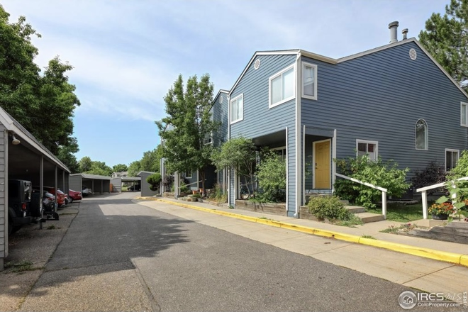 Townhouse Row - Kings Ridge