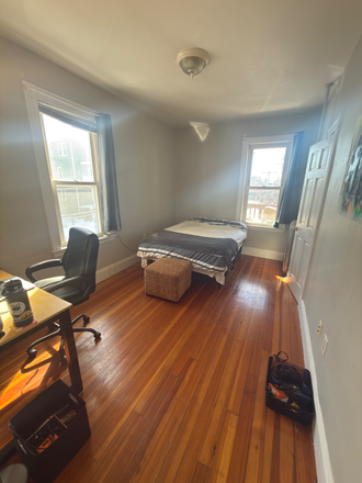 Bedroom - Corey Hill apartment 10 min walk to B line and C line