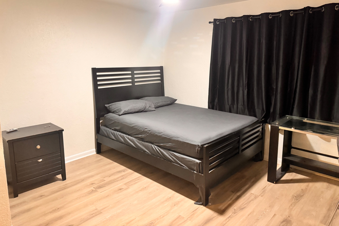 Bedroom 1 - Student Fully Furnished BEDROOM/houseAVAILABLE