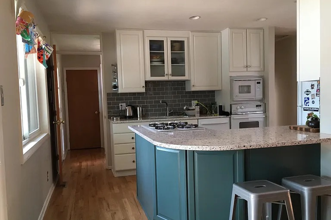 Kitchen - Martin Acres Room for Grad Students in Shared House