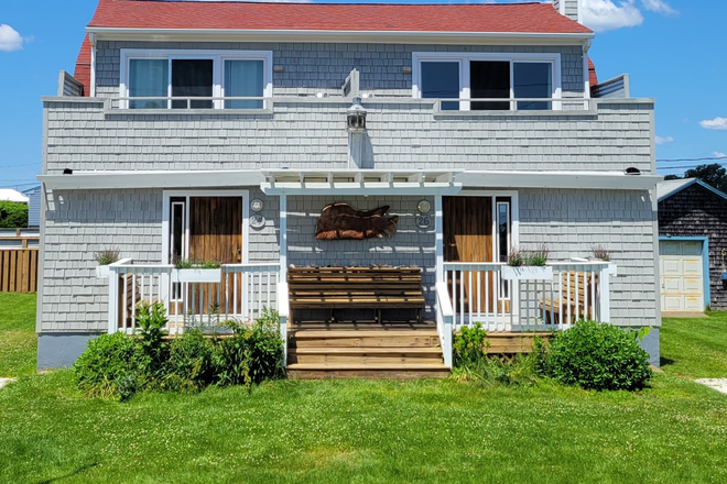 Front of house - 1 bedroom./ 1.5 bath, Just 1 block from the Ocean!