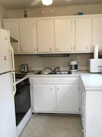 kitchen - Beautiful Bedroom in a SFH near UMD (Riverdale) House