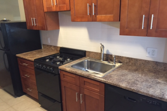 hubrealtyproperties.com - Front facing one bedroom split, with natural light and dishwasher