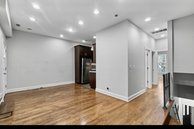 Common area - 3BR near UIC + Medical District | ~$800/person | Available NOW Apartments