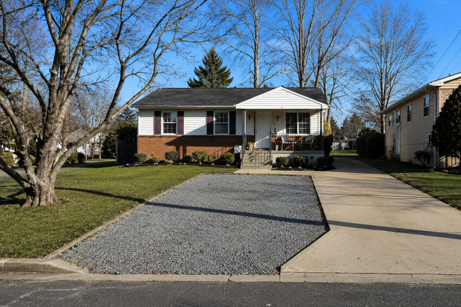 Front Yard - Spacious 6BR House Near UMD | $3,500 Total | Parking + Basketball Court