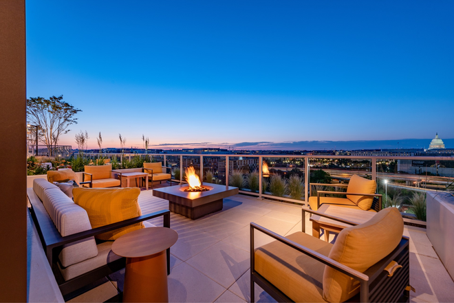Rooftop fire pits - 1BD 1BA July-Oct lease in Southwest (walking distance to grocery, restaurants, the wharf, and more)