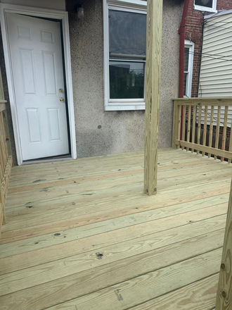 Newly built Deck - Luxury 4 Bed/1.5 bath in charles village