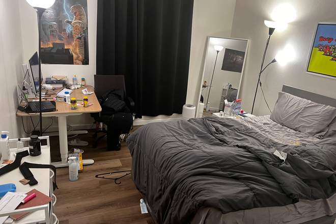 Bedroom - Premium Properties Apartment Close to Crossroads, Single Room, fully furnished