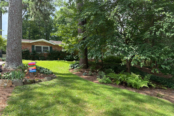 Exterior 1 - Private 1 Bedroom Apt in single family home, quiet neighborhood, includes all utilities