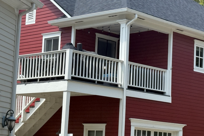 Front Porch - 1BD/1BA Carriage House (Ut incl. DOGS WELCOME)