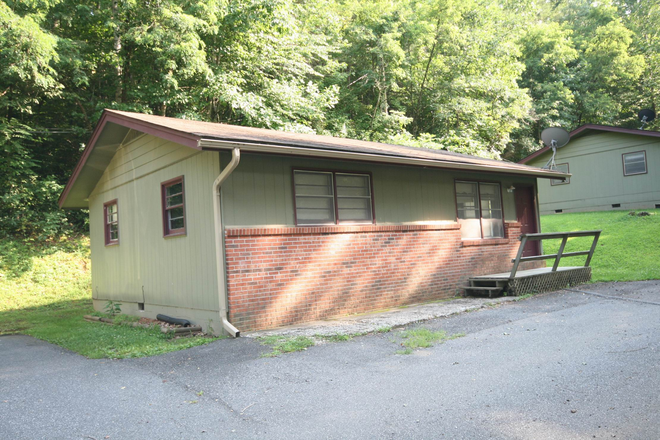 Front - Beautiful, private 2 br. cottage in 10 cottage creekside community. 1.5 miles to WCU.