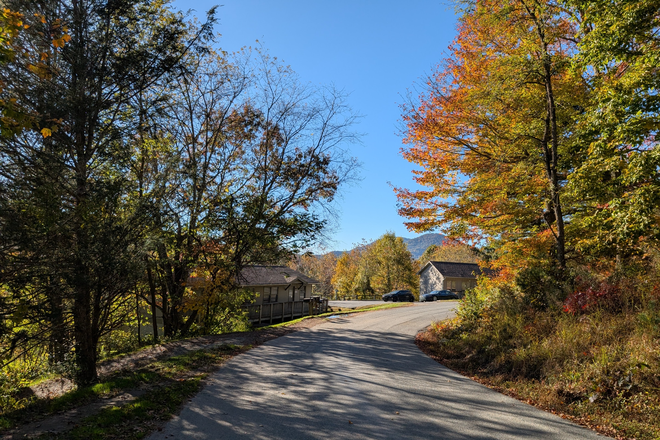 Outside street - Valley View Villa