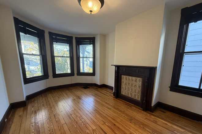 Living Room - 3BR home-Chestnut St-Princeton