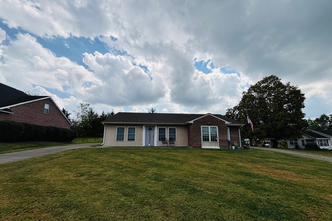 - 2 Bedroom 1 Bathroom Duplex
