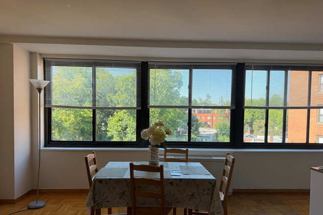 Dining - One-bedroom in Glover Park ($1472 for all utilities, plus gym!) Apartments