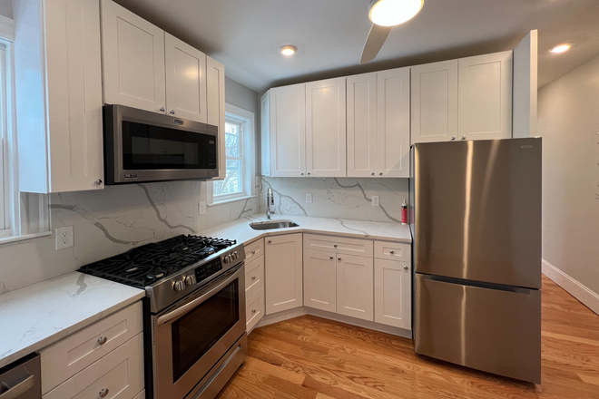 Call NOW for showings! 617-236-8550 - BURNHAM ST - *HALF FEE* RENOVATED DAVIS SQ 3BR FOR *9/1/2026* W/ LNDRY IN BLDNG, 2 BATH, PORCH, YARD Apartments