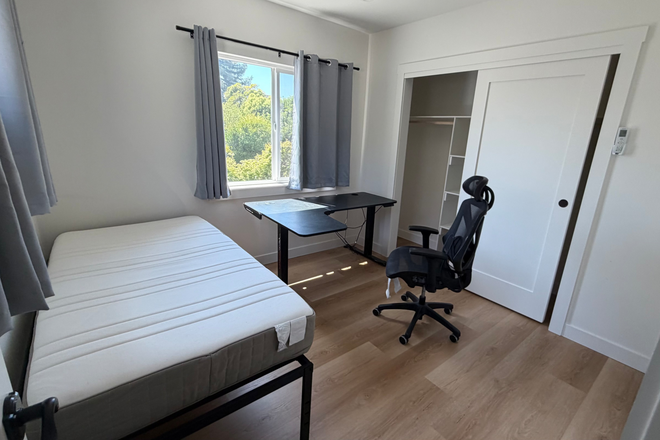 Listed room, furniture is included! - Single in a spacious, quiet, and recently constructed house near campus