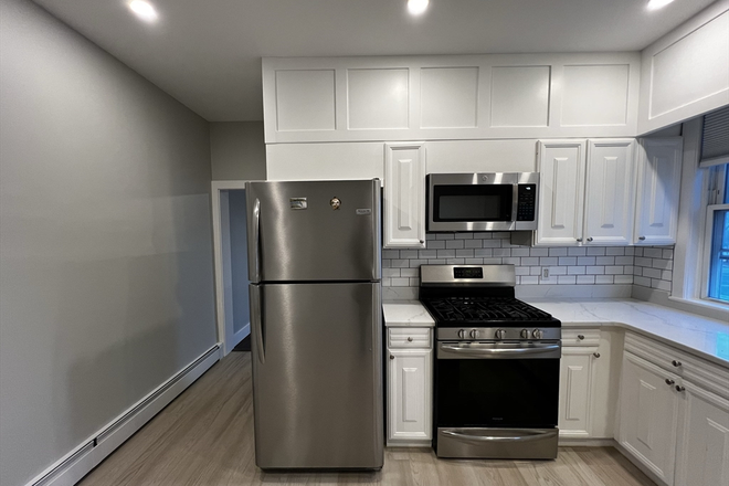 Kitchen - Gorgeous 4 Bed / 2 Bath - Available 6/1/26!! Apartments