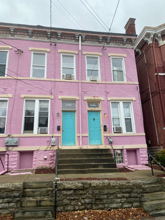 Front of unit - Wheeler Street, 3-4 Bedroom, 1 Bath, Short walk to campus Townhome